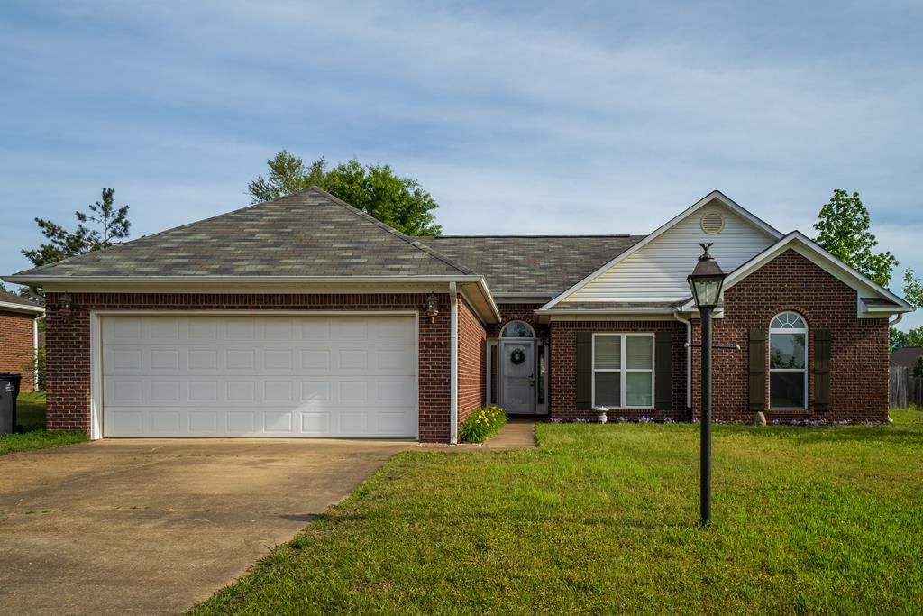Photo of 109 Cross Creek Drive, OXFORD, MS 38655 (MLS # 167242)