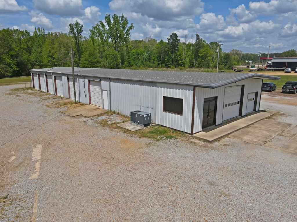 Photo of 180 Highway 7, GRENADA, MS 38901 (MLS # 167167)