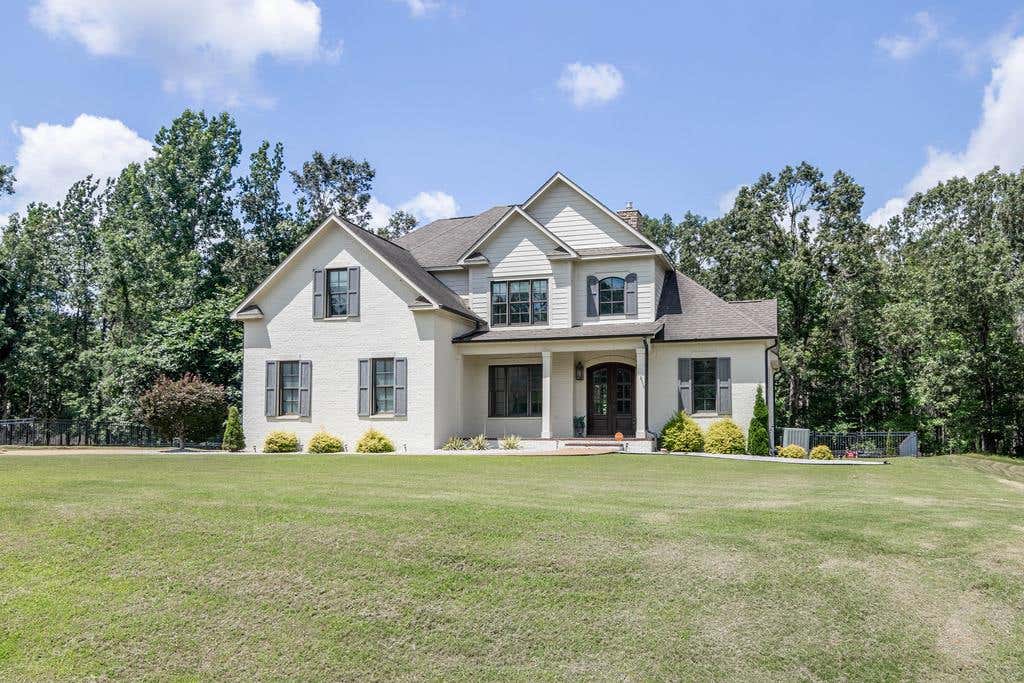 Photo of 16007 Woodview Drive, OXFORD, MS 38655 (MLS # 167762)