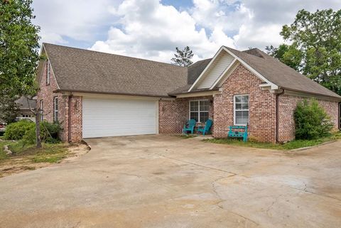 Photo of 150 Yocona Ridge, OXFORD, MS 38655 (MLS # 167379)