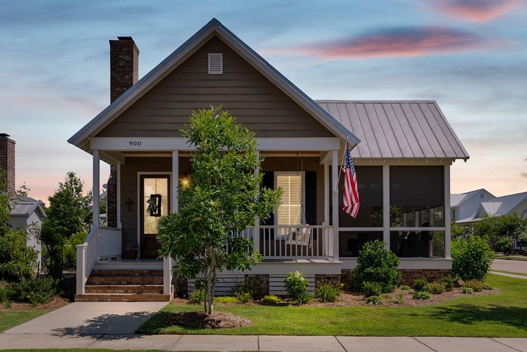 Photo of 900 Octavia ST, TAYLOR, MS 38673 (MLS # 167700)