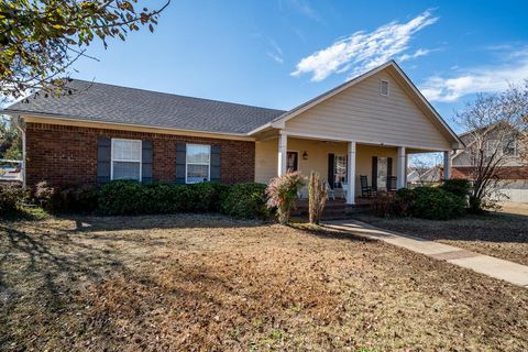 Photo of 112 Taylor Circle, TAYLOR, MS 38673 (MLS # 162126)