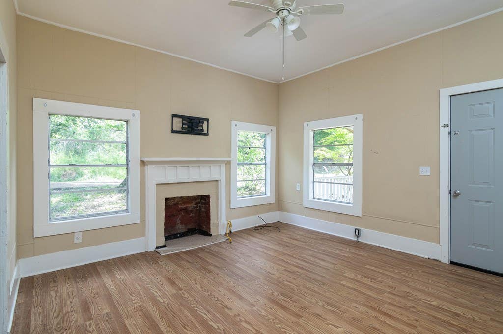 Photo of 109 Griffin Street, WATER VALLEY, MS 38965 (MLS # 167505)