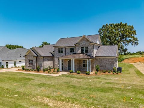 Photo of 1006 Belle Terre Lane, OXFORD, MS 38655 (MLS # 167473)