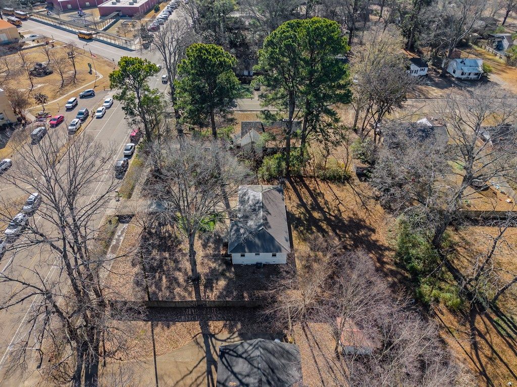 Photo of 201 College Street, BATESVILLE, MS 38606 (MLS # 164440)