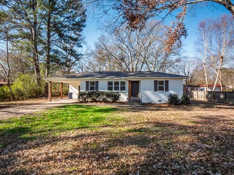 Photo of 201 College Street, BATESVILLE, MS 38606 (MLS # 164440)