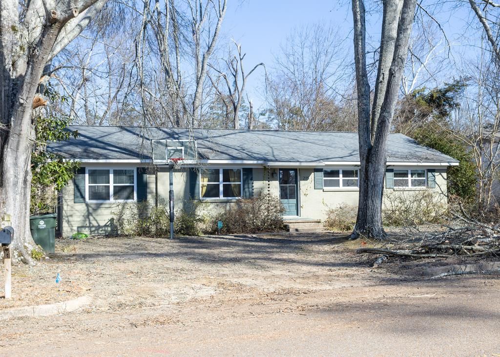 Photo of 215 Chandler Avenue, OXFORD, MS 38655 (MLS # 162308)