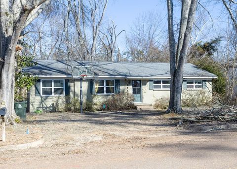 Photo of 215 Chandler Avenue, OXFORD, MS 38655 (MLS # 162308)