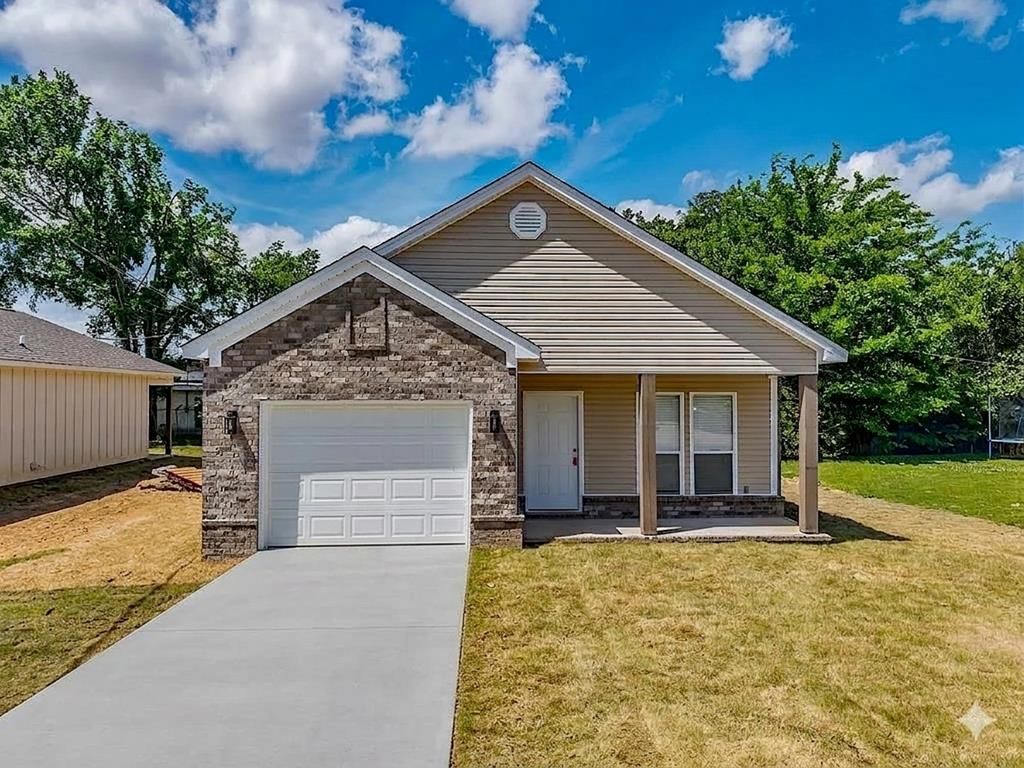 Photo of 111 College St, BATESVILLE, MS 38606 (MLS # 164708)