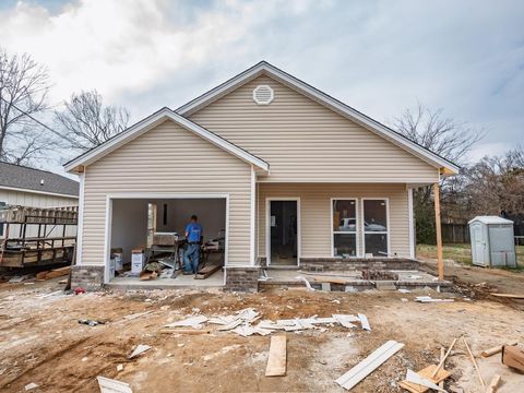 Photo of 111 College St, BATESVILLE, MS 38606 (MLS # 164708)