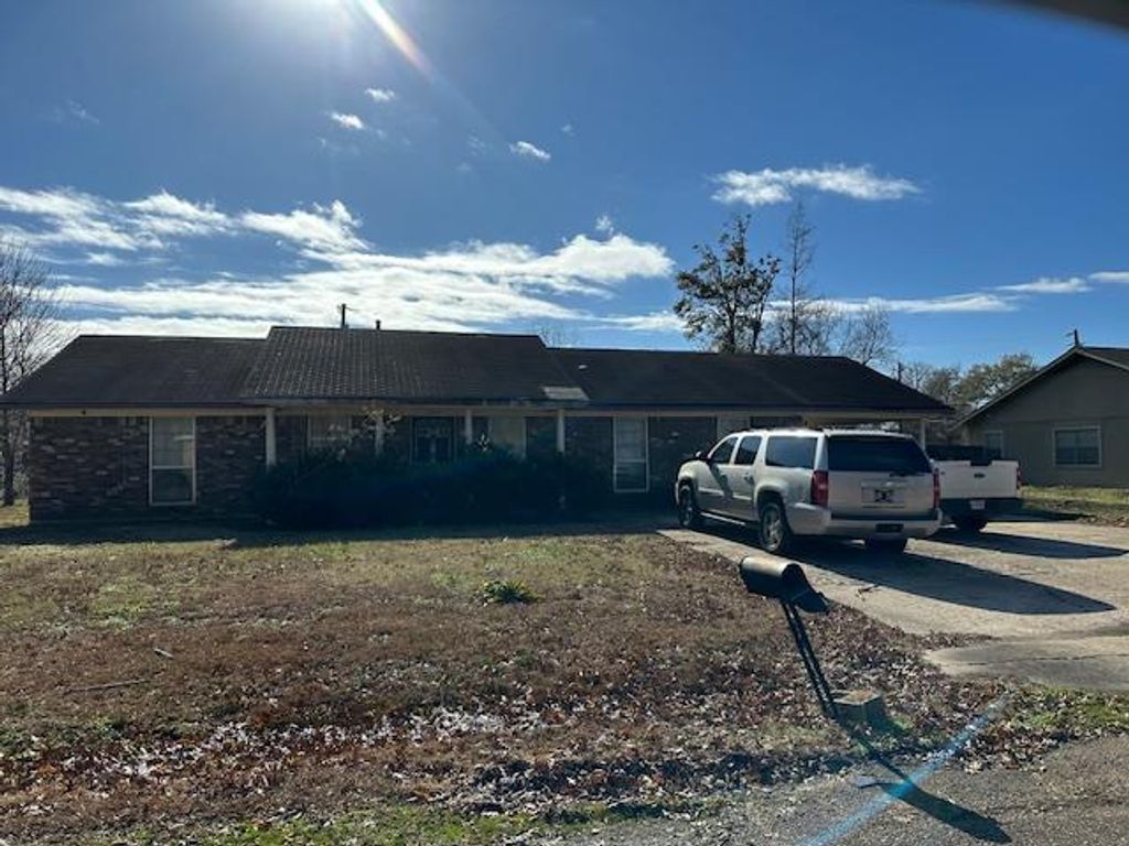 Photo of 1744 Apple Lane, CLARKSDALE, MS 38614 (MLS # 166879)