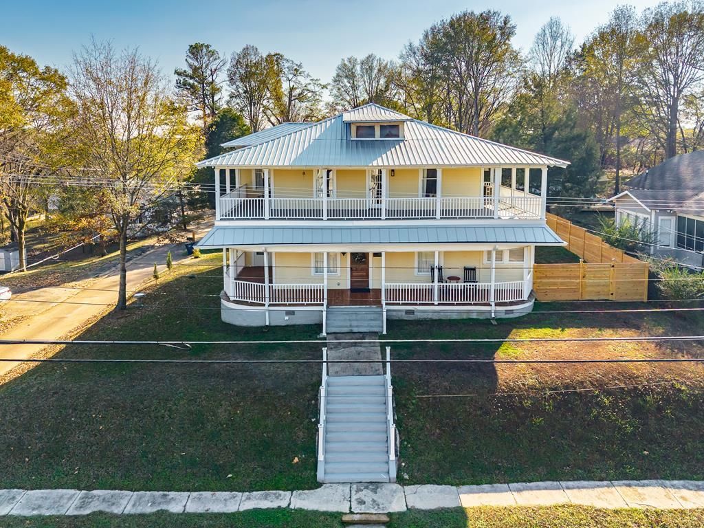 Photo of 301 Market St, WATER VALLEY, MS 38965 (MLS # 164684)
