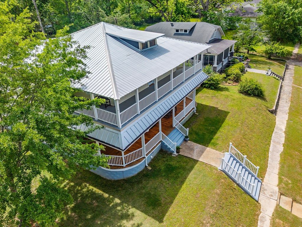 Photo of 301 Market St, WATER VALLEY, MS 38965 (MLS # 164684)