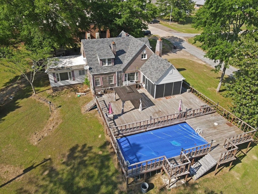 Photo of 320 W Taylor Ave, CALHOUN CITY, MS 38916 (MLS # 167222)