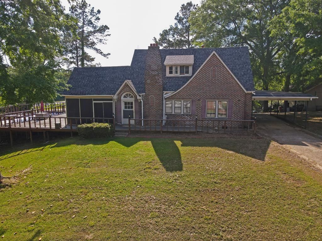 Photo of 320 W Taylor Ave, CALHOUN CITY, MS 38916 (MLS # 167222)