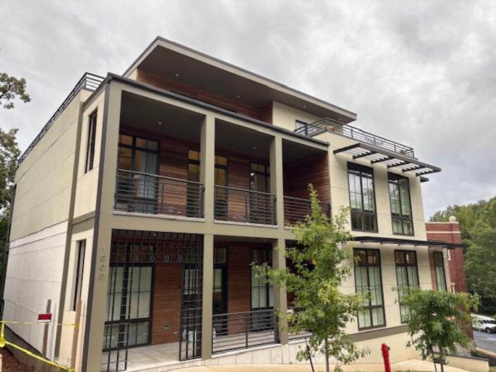 Photo of 1000 Jefferson Avenue Unit B, OXFORD, MS 38655 (MLS # 167336)