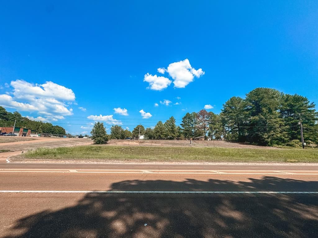 Photo of 501 HWY 7 South, OXFORD, MS 38655 (MLS # 166901)
