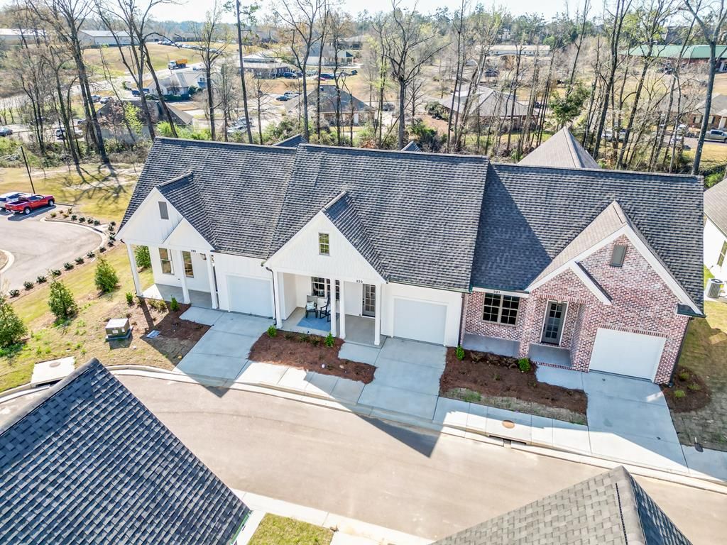 Photo of 325 Cottage View, OXFORD, MS 38655 (MLS # 166951)