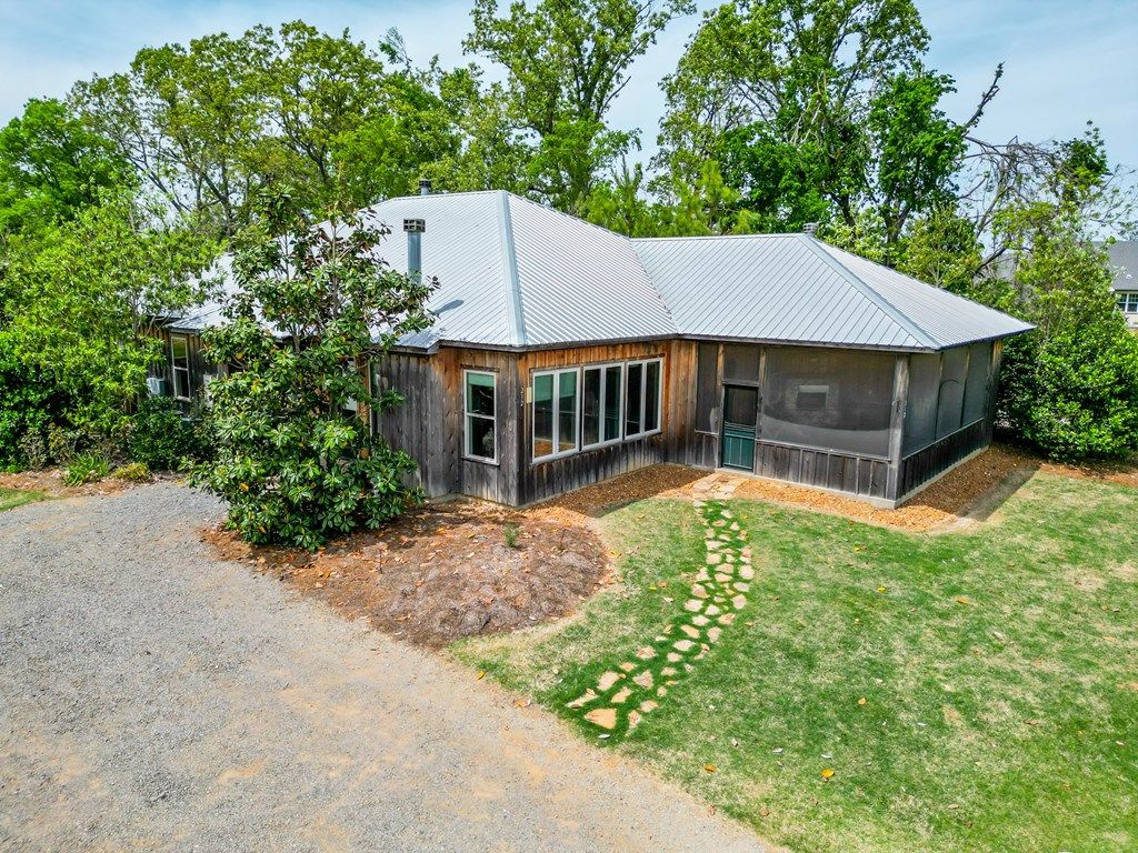 Photo of 212 Garden Lane, OXFORD, MS 38655 (MLS # 167273)