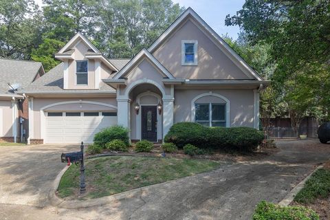 Photo of 1765 East Jackson Avenue #108, OXFORD, MS 38655 (MLS # 161685)