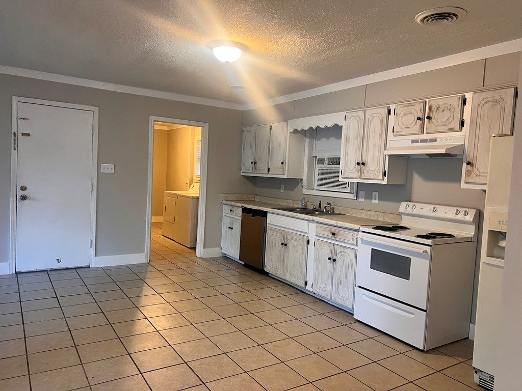 Photo of 105 Moore, CALHOUN CITY, MS 38916 (MLS # 161950)