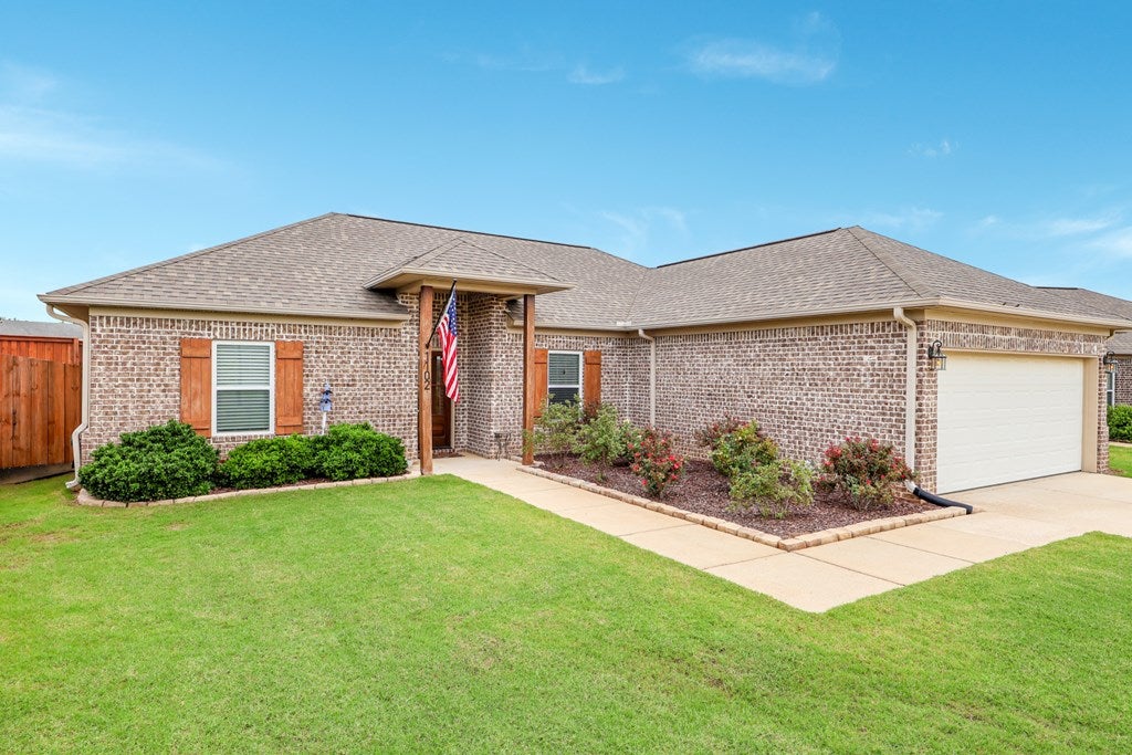 Photo of 1102 Briarwood Drive, OXFORD, MS 38655 (MLS # 167710)