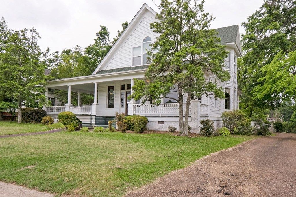 Photo of 124 Eureka St, BATESVILLE, MS 38606 (MLS # 167325)