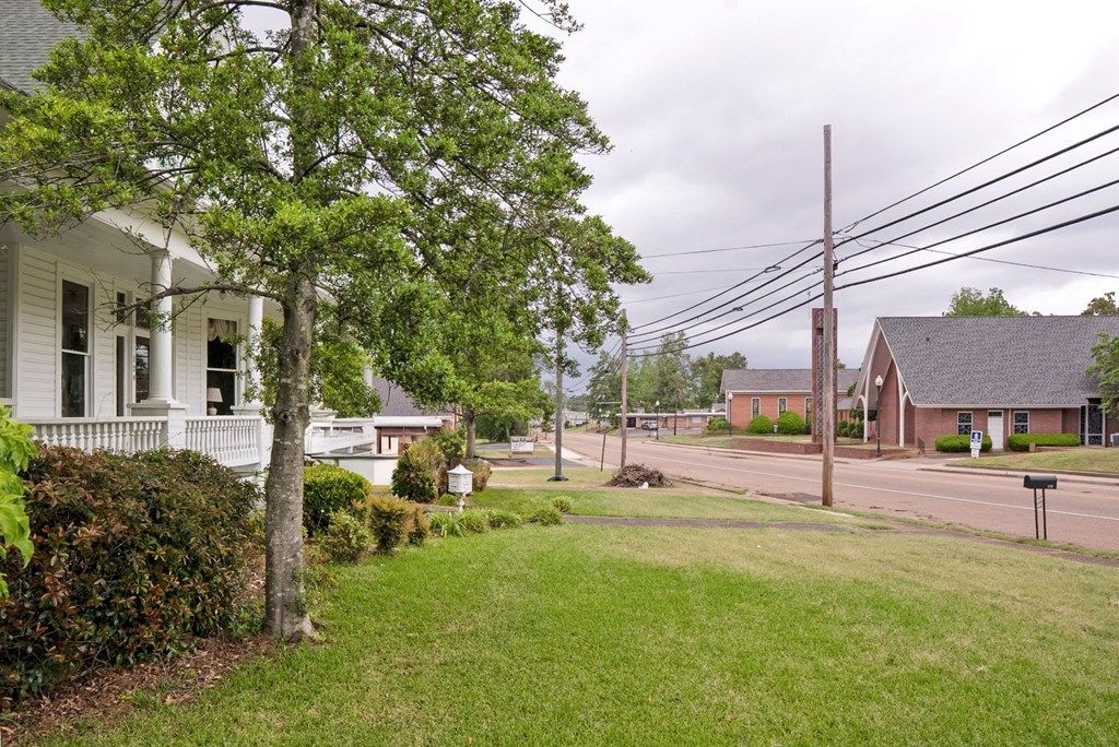 Photo of 124 Eureka St, BATESVILLE, MS 38606 (MLS # 167325)
