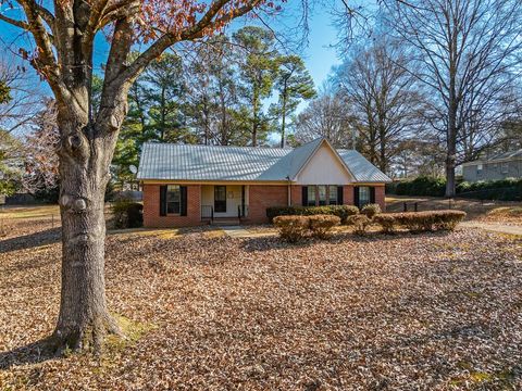 Photo of 222 Pine Lane, BATESVILLE, MS 38606 (MLS # 164455)