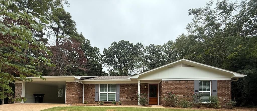 Photo of 708 Happy Lane, OXFORD, MS 38655 (MLS # 161898)