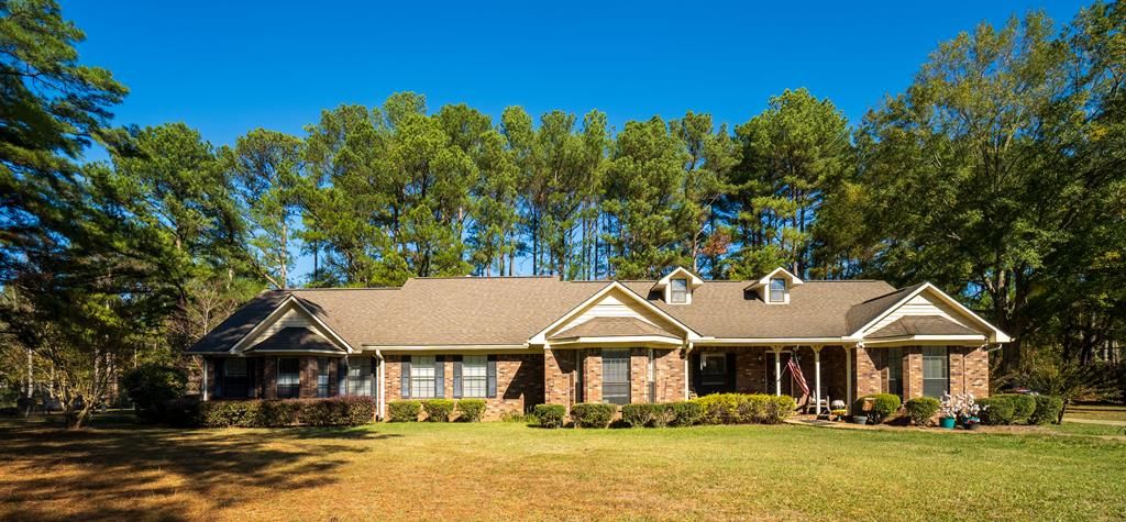 Photo of 707 Blackmur Drive, WATER VALLEY, MS 38965 (MLS # 164697)