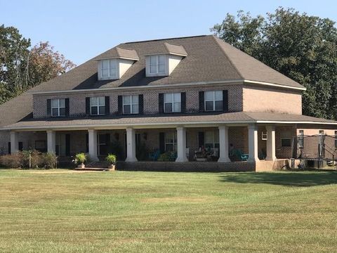 Photo of 103 Redbud Drive, BATESVILLE, MS 38606 (MLS # 160466)