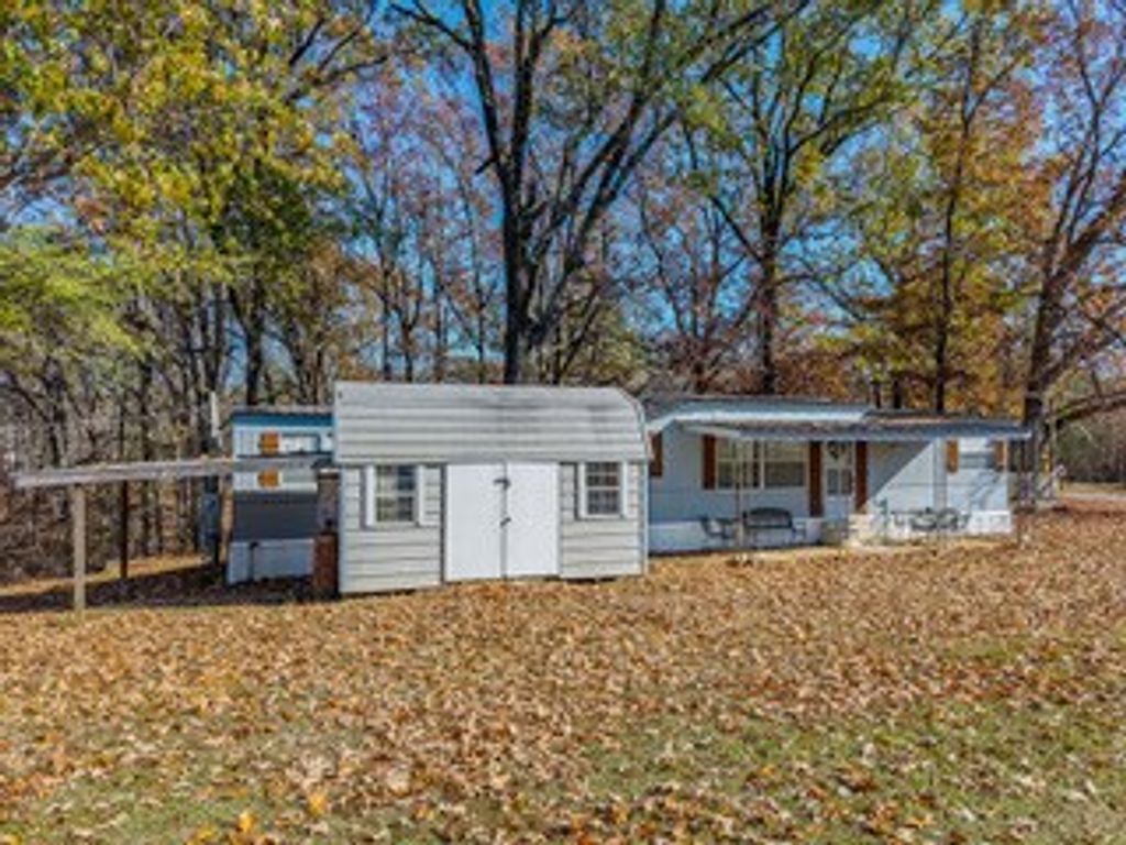 Photo of 352 Coles Point Road, BATESVILLE, MS 38606 (MLS # 162227)