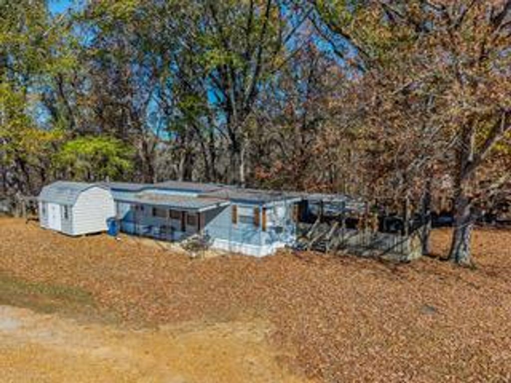 Photo of 352 Coles Point Road, BATESVILLE, MS 38606 (MLS # 162227)