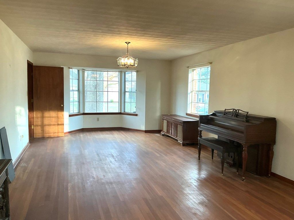 Photo of 313 N Monroe St, CALHOUN CITY, MS 38916 (MLS # 166787)