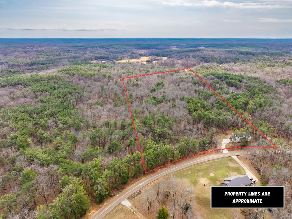 Photo of 72 (Lafayette County) County Road 424, WATER VALLEY, MS 38965 (MLS # 164634)