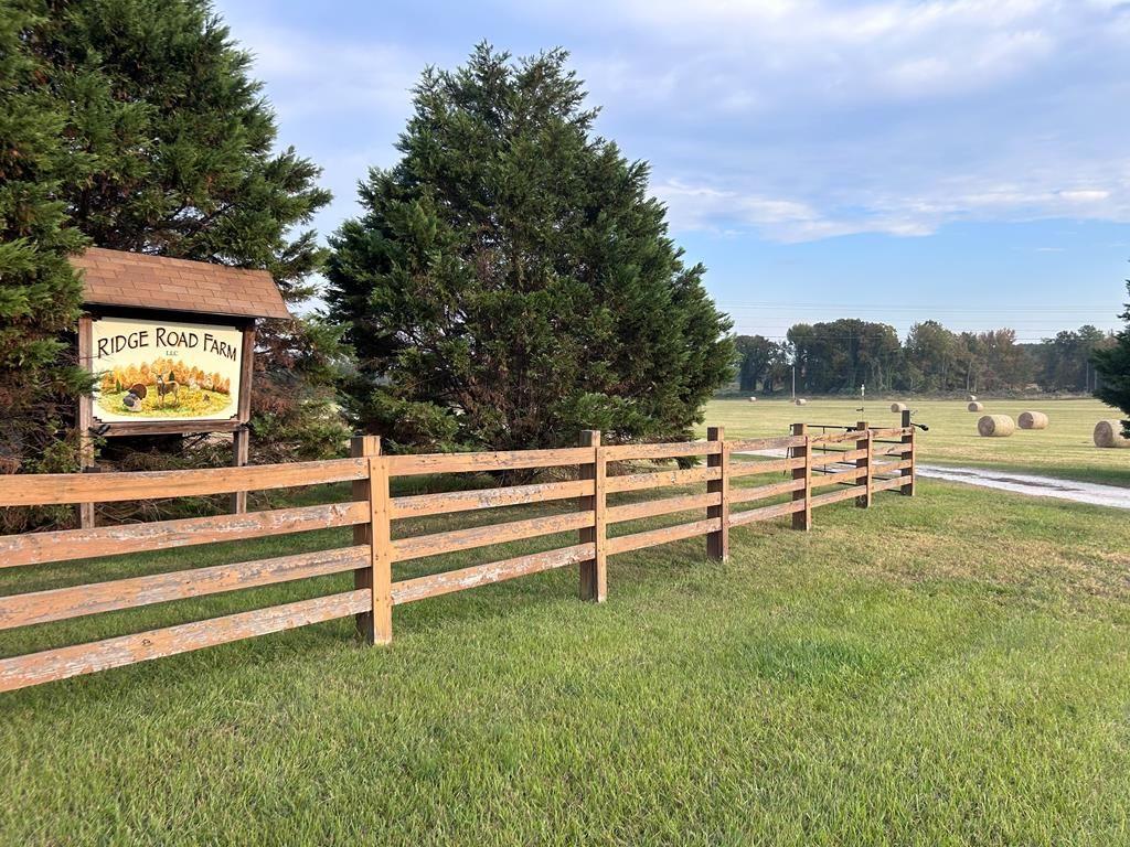 Photo of 416 County Road 215, ABBEVILLE, MS 38655 (MLS # 162206)