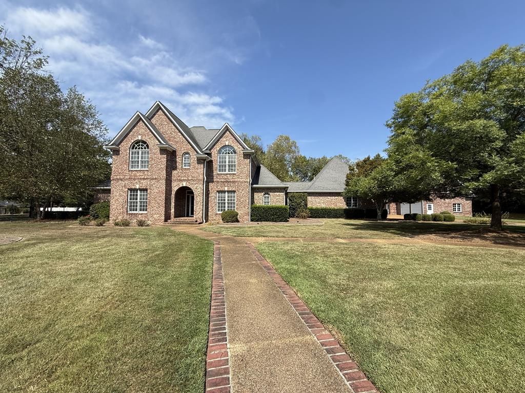 Photo of 1587 Larkspur Cr, TUPELO, MS 38801 (MLS # 161618)