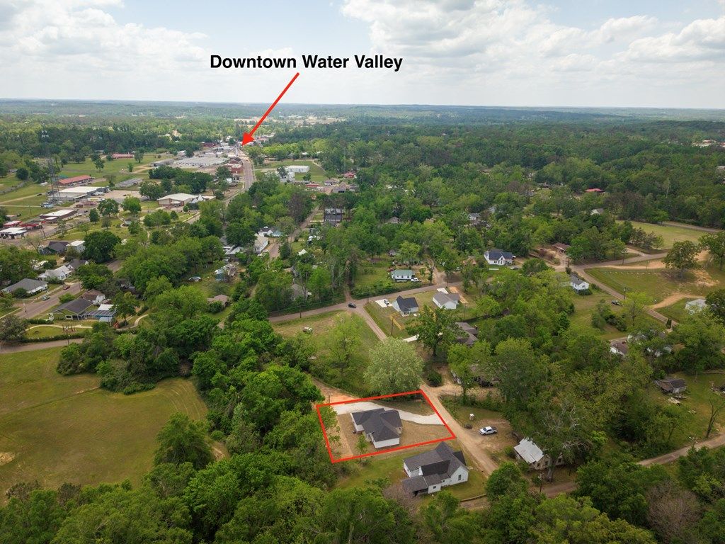 Photo of 108 Griffin Street, WATER VALLEY, MS 38965 (MLS # 167219)