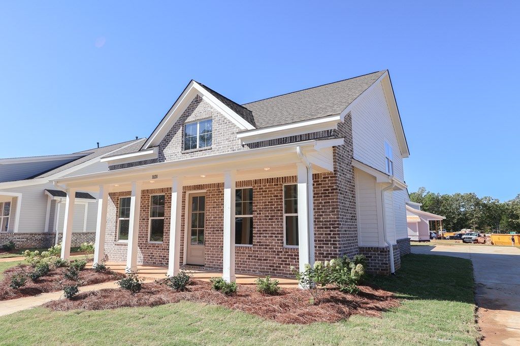 Photo of 1028 Nuttall Oak Drive, OXFORD, MS 38655 (MLS # 162313)