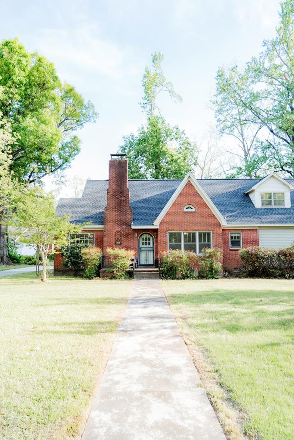 Photo of 202 Creek Drive, BATESVILLE, MS 38606 (MLS # 167172)