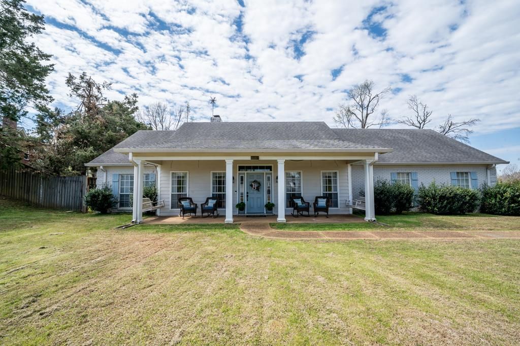 Photo of 1002 Brooksberry Cove, OXFORD, MS 38655 (MLS # 166909)