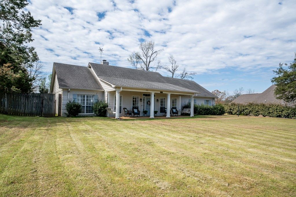 Photo of 1002 Brooksberry Cove, OXFORD, MS 38655 (MLS # 166909)