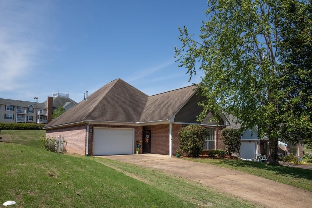 Photo of 1202 Azalea, OXFORD, MS 38655 (MLS # 167282)