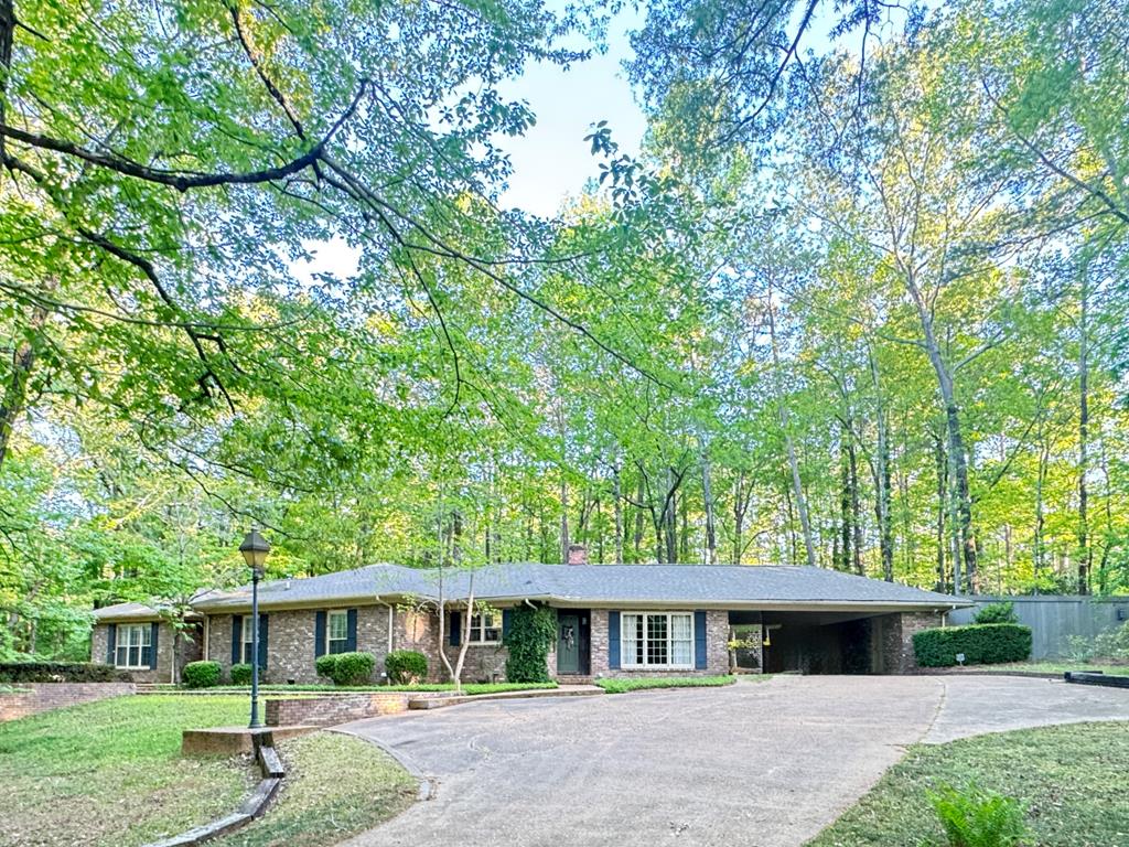 Photo of 139 Myra Ave, CALHOUN CITY, MS 38916 (MLS # 167257)