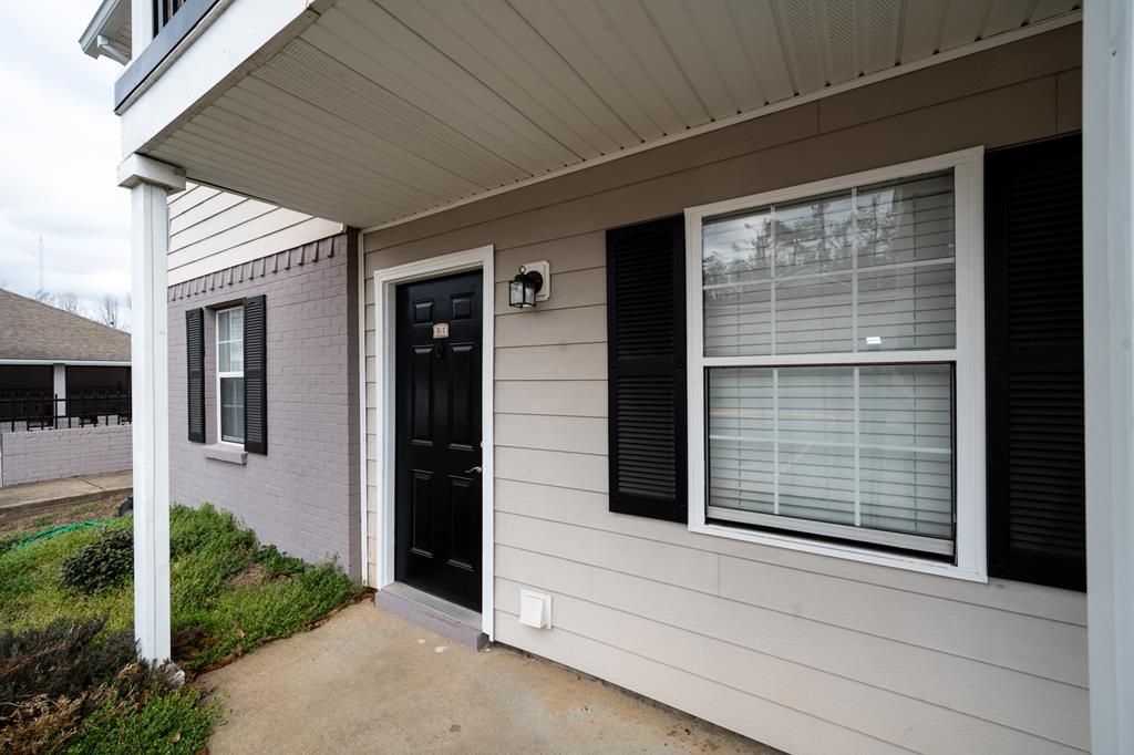 Photo of 2112 Old Taylor Rd., #B1 Rd, OXFORD, MS 38655 (MLS # 164748)