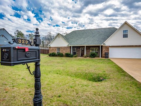 Photo of 329 Lakes Drive North, OXFORD, MS 38655 (MLS # 164718)