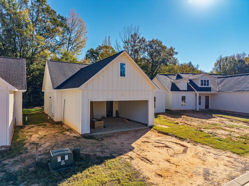 Photo of 1014 Lily Lane, OXFORD, MS 38655 (MLS # 161999)