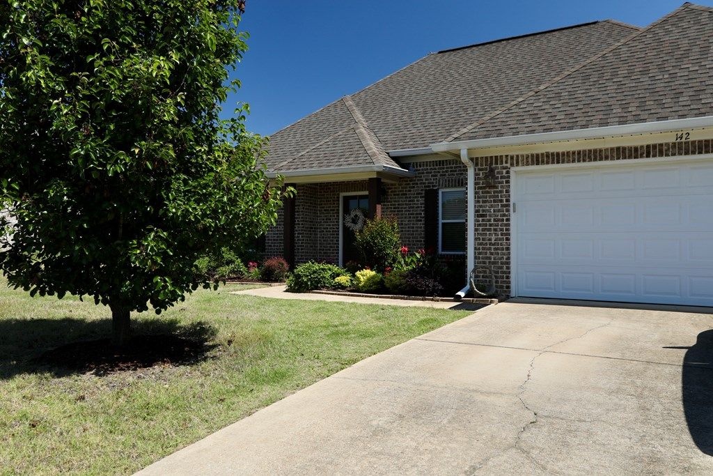 Photo of 142 Cross Creek Drive, OXFORD, MS 38655 (MLS # 167415)