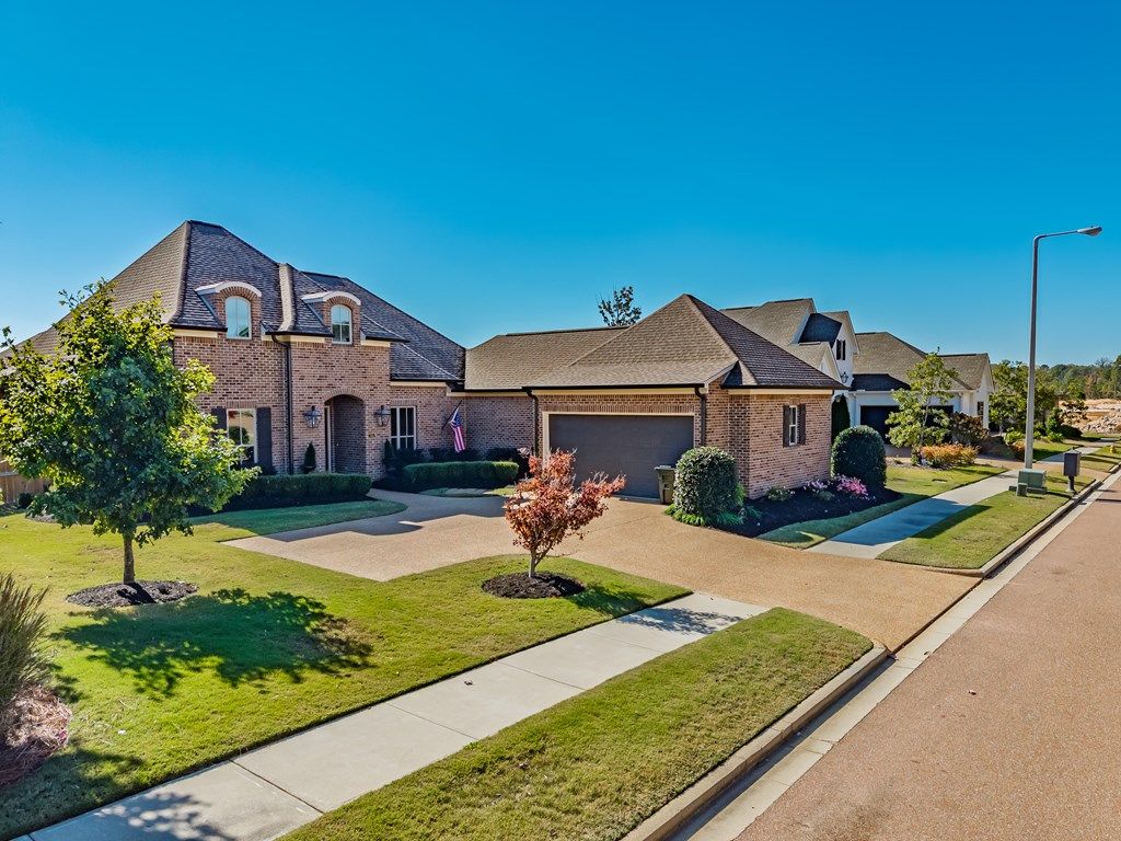 Photo of 304 Lakewood Hill Drive, OXFORD, MS 38655 (MLS # 162089)